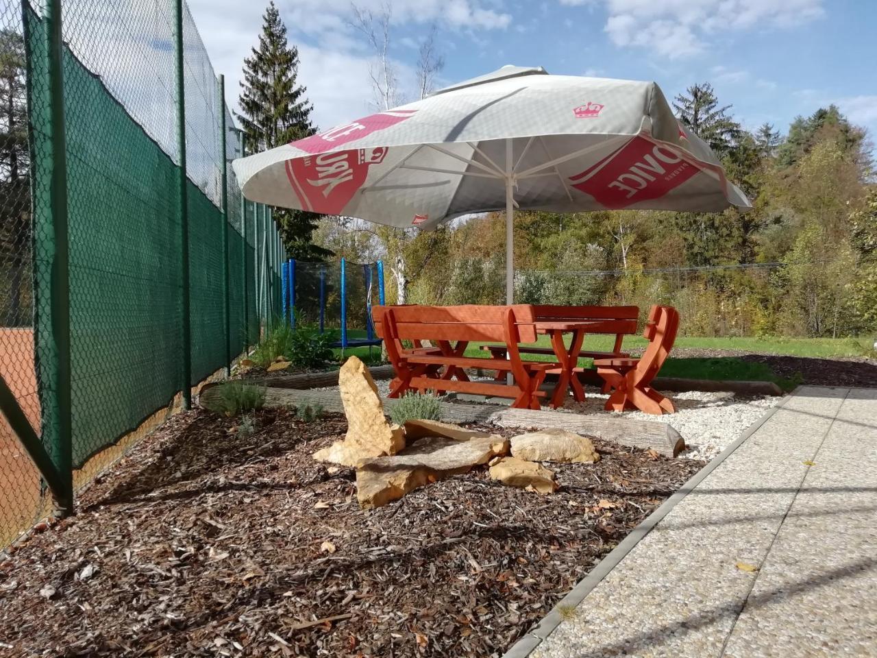 Penzion Adela Roznov pod Radhostem Bagian luar foto