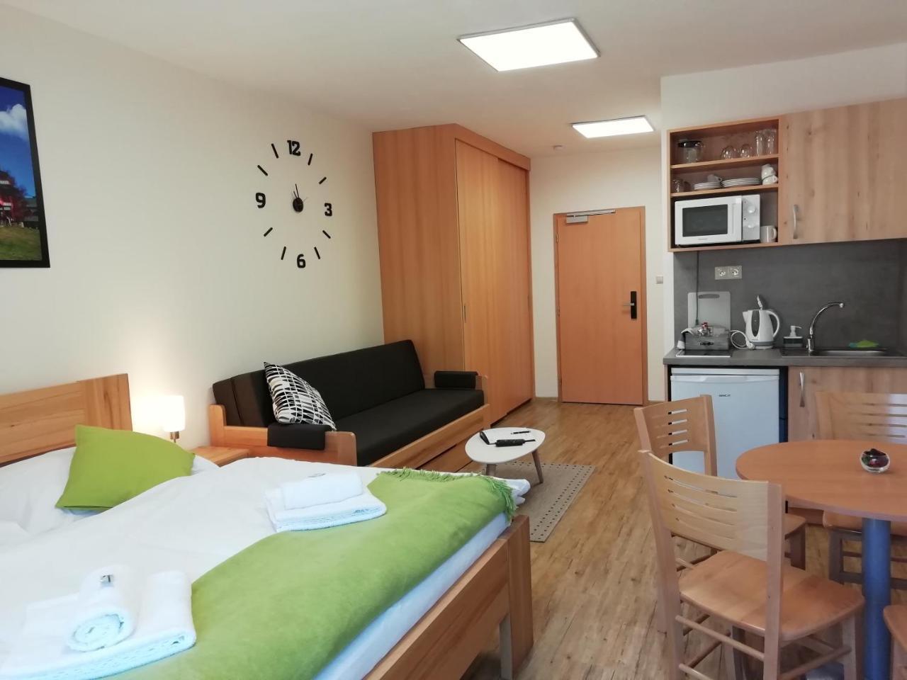 Penzion Adela Roznov pod Radhostem Bagian luar foto