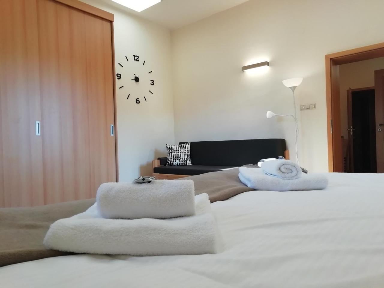 Penzion Adela Roznov pod Radhostem Bagian luar foto